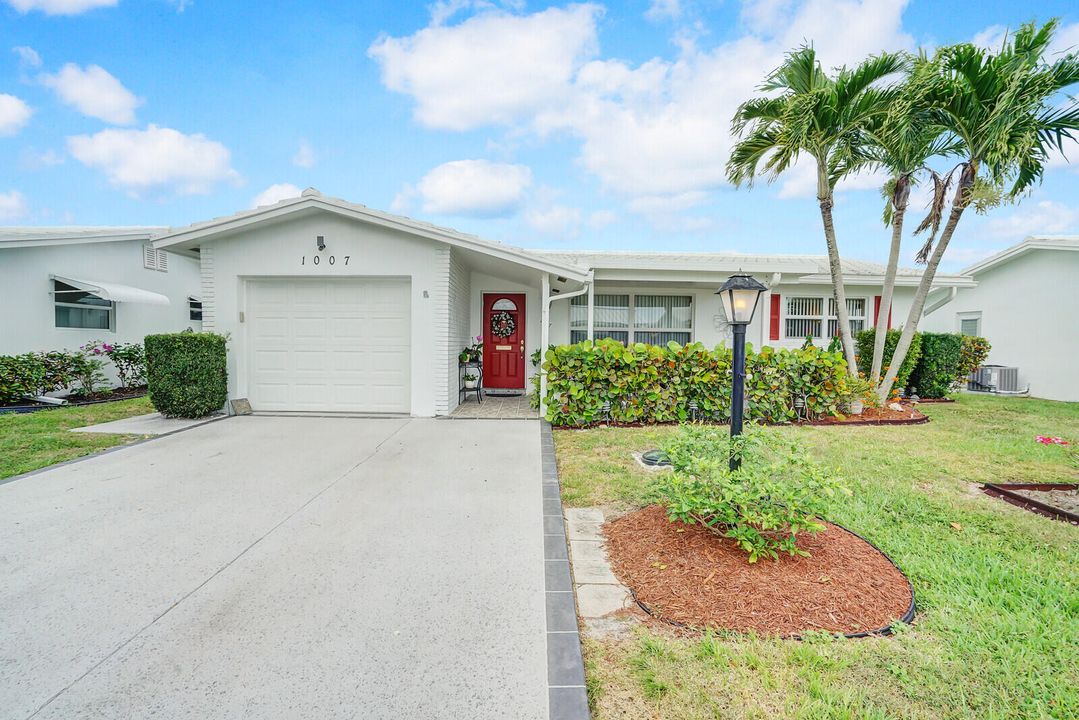 Recently Sold: $389,000 (2 beds, 2 baths, 1358 Square Feet)