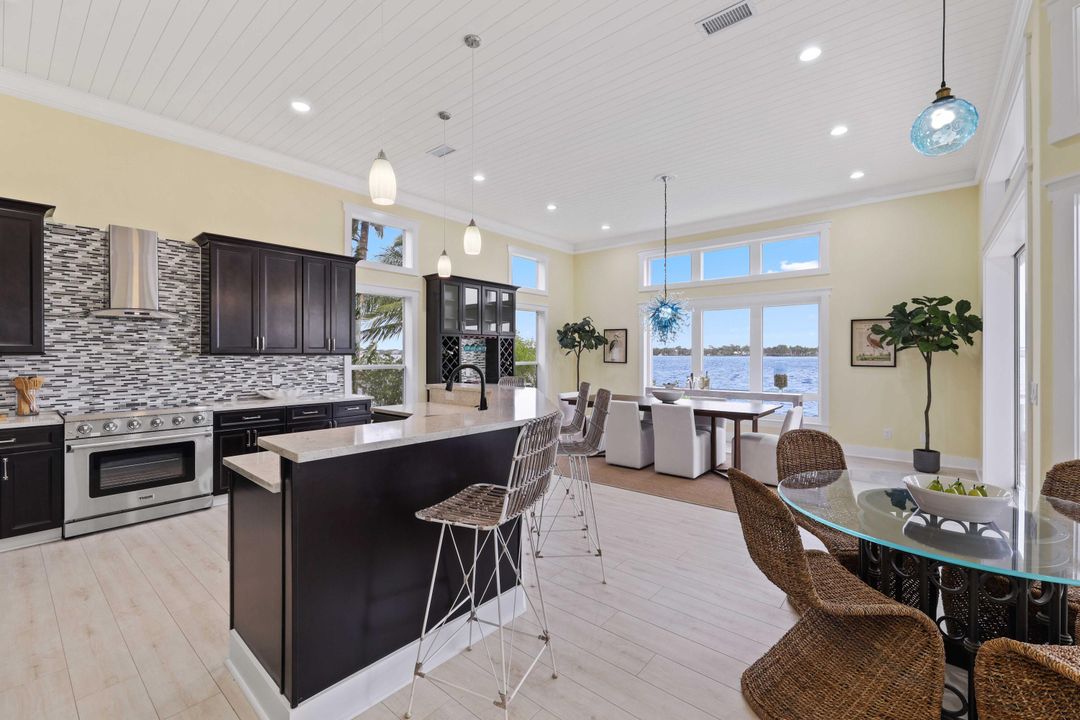 For Sale: $2,490,000 (4 beds, 2 baths, 3047 Square Feet)