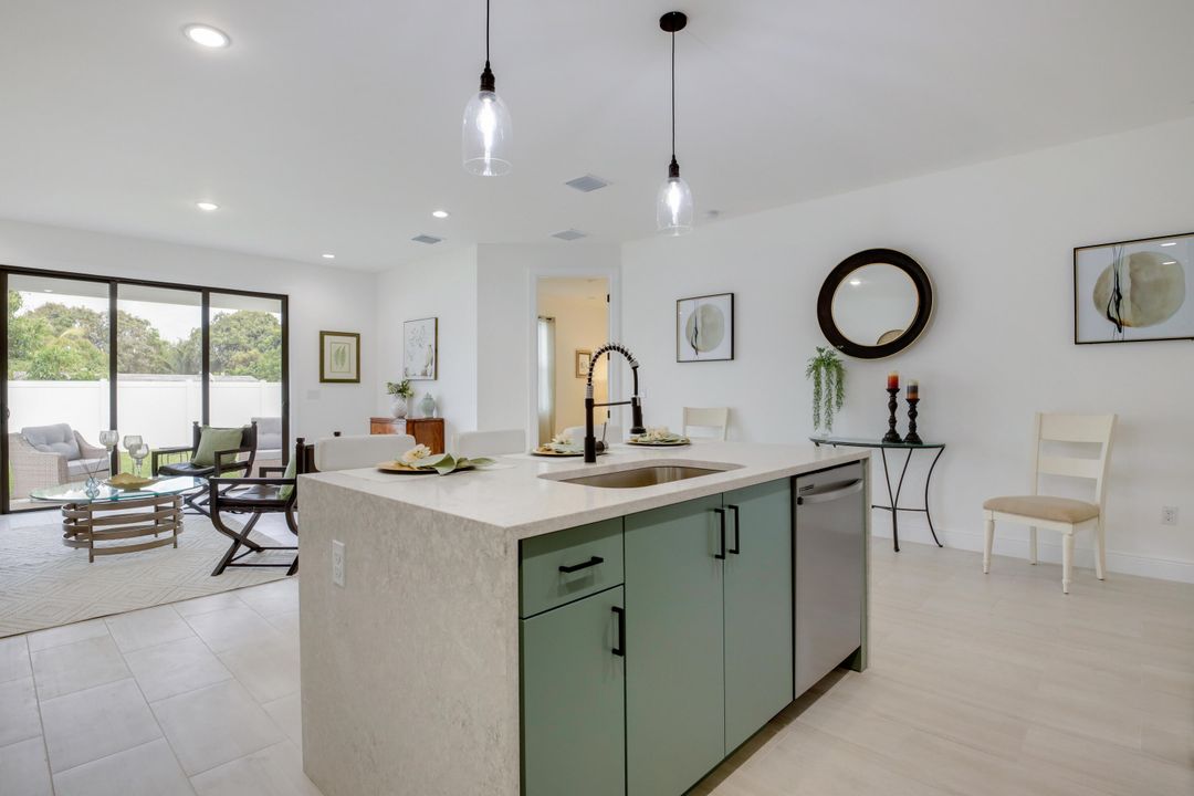 Active With Contract: $589,000 (4 beds, 2 baths, 1783 Square Feet)