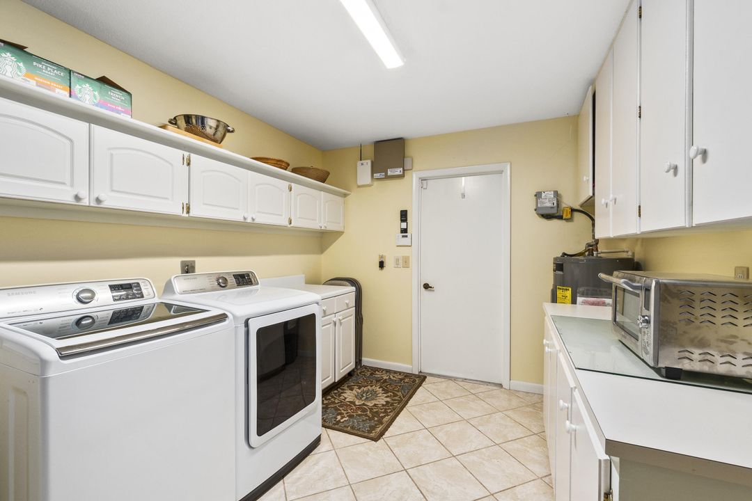 For Sale: $662,500 (3 beds, 2 baths, 2313 Square Feet)