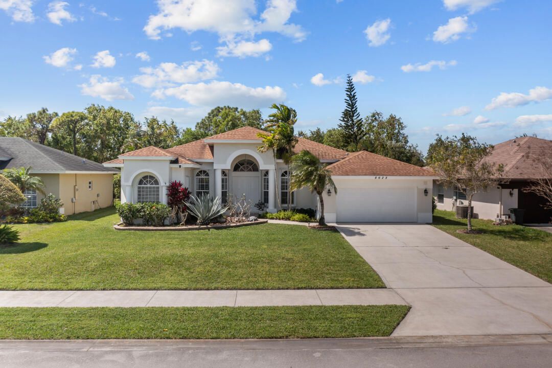 For Sale: $749,500 (4 beds, 2 baths, 2307 Square Feet)