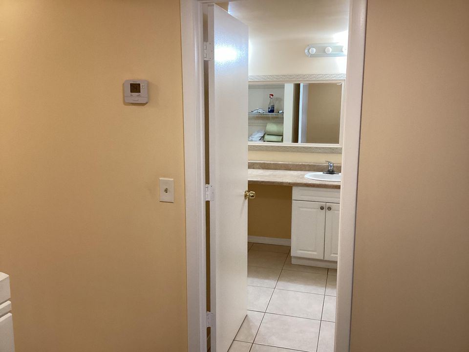 For Sale: $197,500 (2 beds, 1 baths, 1328 Square Feet)