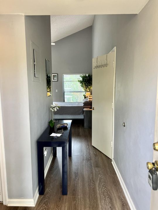 For Rent: $1,500 (1 beds, 1 baths, 500 Square Feet)