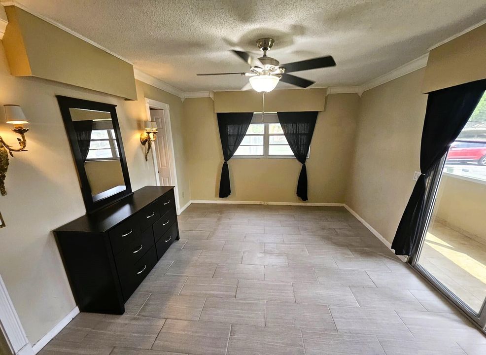 For Sale: $108,888 (1 beds, 1 baths, 700 Square Feet)
