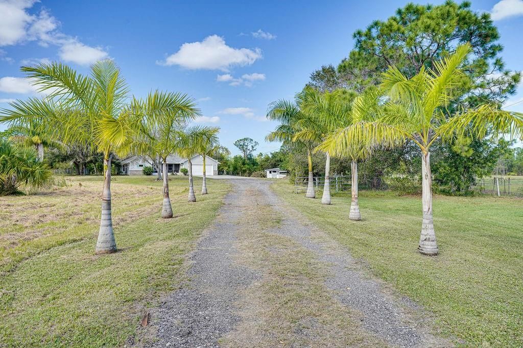 Recently Sold: $769,000 (3 beds, 2 baths, 2040 Square Feet)