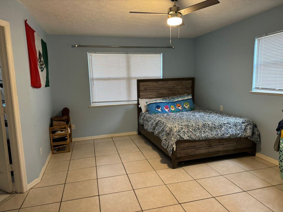 For Rent: $2,000 (2 beds, 2 baths, 1188 Square Feet)
