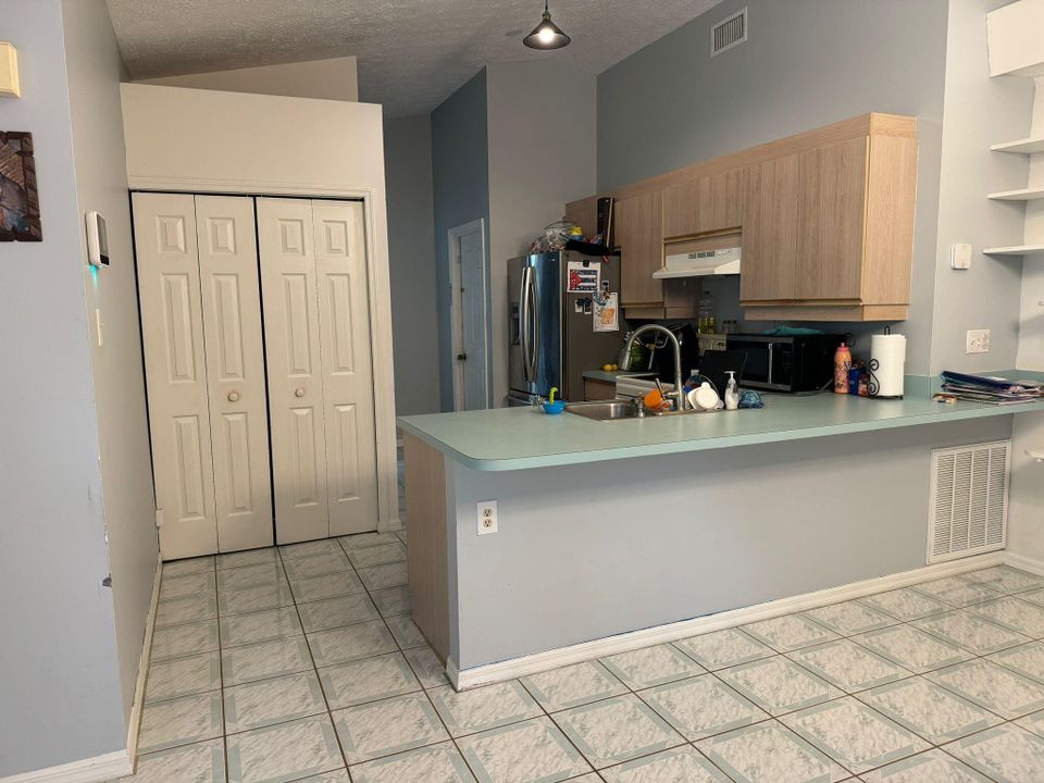 For Rent: $2,000 (2 beds, 2 baths, 1188 Square Feet)