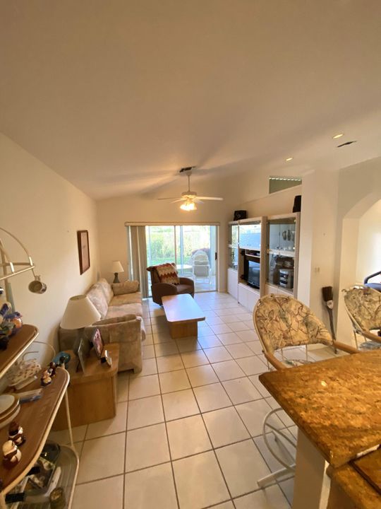 Active With Contract: $435,000 (3 beds, 2 baths, 1729 Square Feet)