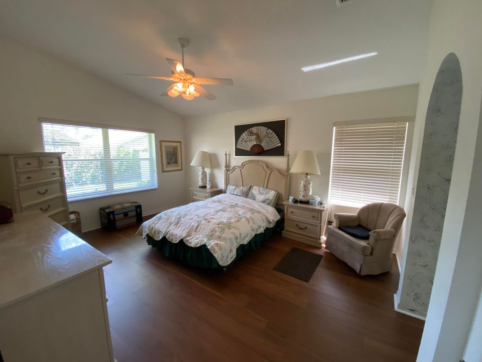 Active With Contract: $435,000 (3 beds, 2 baths, 1729 Square Feet)