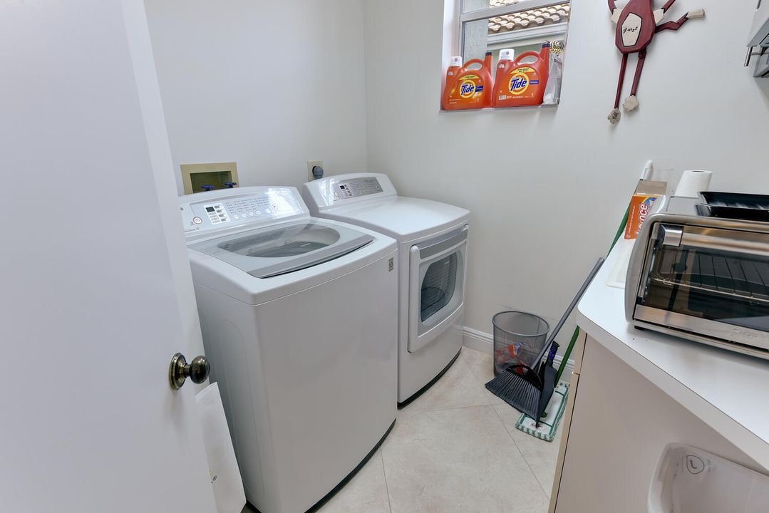 Active With Contract: $12,000 (3 beds, 2 baths, 1950 Square Feet)