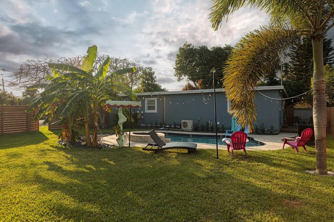 Active With Contract: $4,500 (3 beds, 2 baths, 1900 Square Feet)