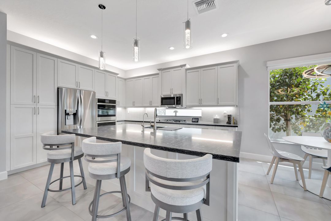 Active With Contract: $1,350,000 (3 beds, 3 baths, 2365 Square Feet)