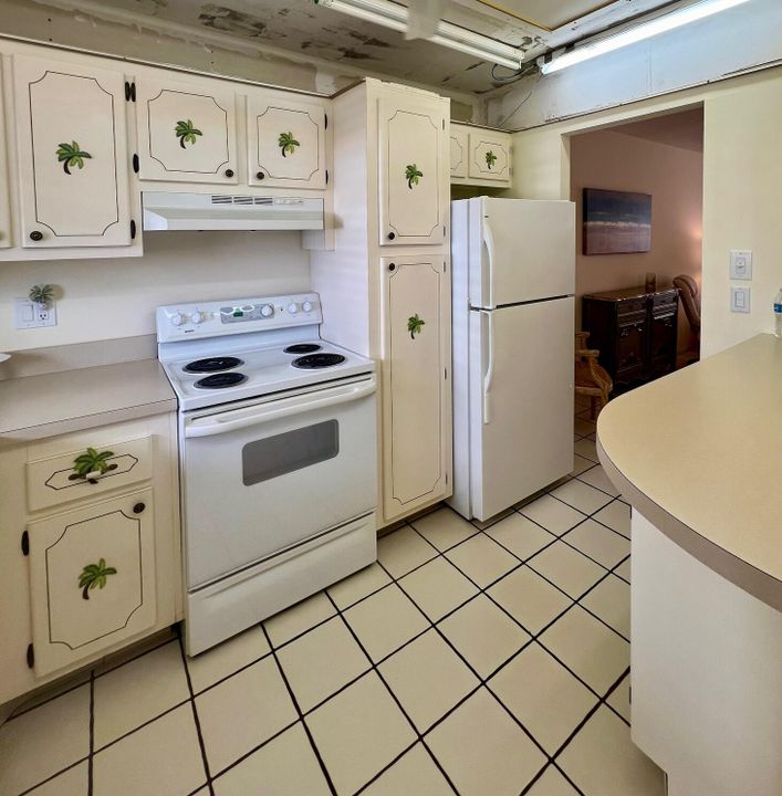 For Sale: $247,000 (2 beds, 2 baths, 1054 Square Feet)