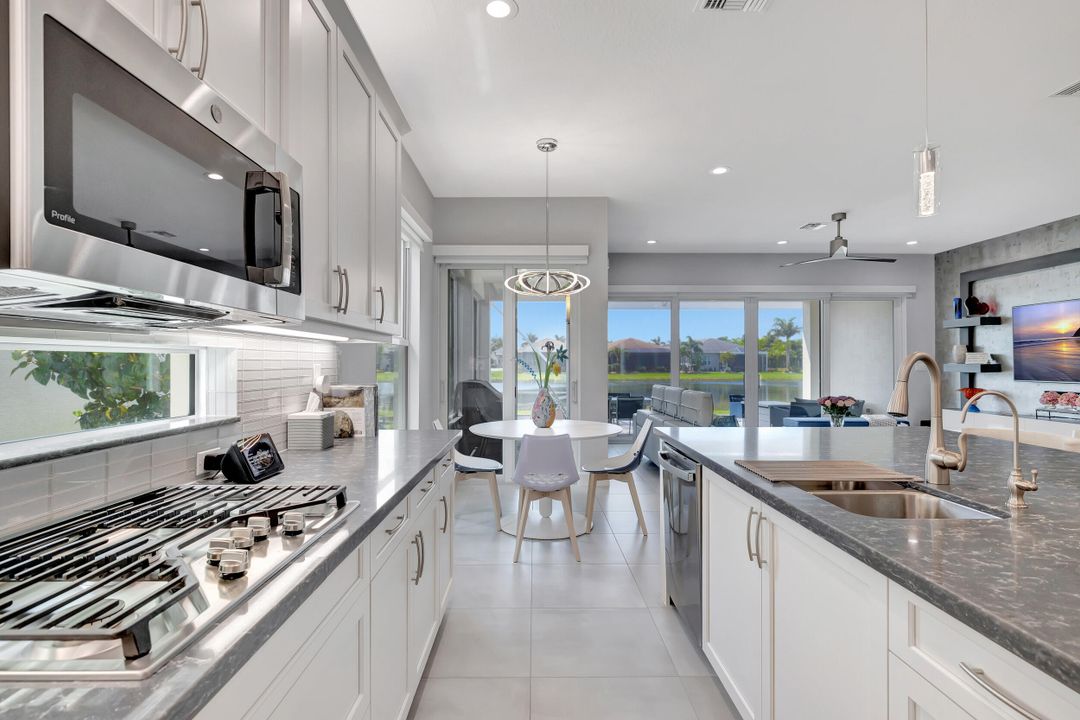 Active With Contract: $1,350,000 (3 beds, 3 baths, 2365 Square Feet)