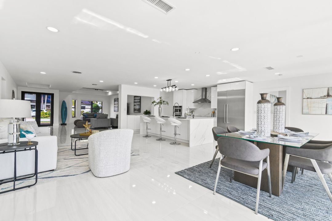 Active With Contract: $3,295,000 (3 beds, 3 baths, 2895 Square Feet)