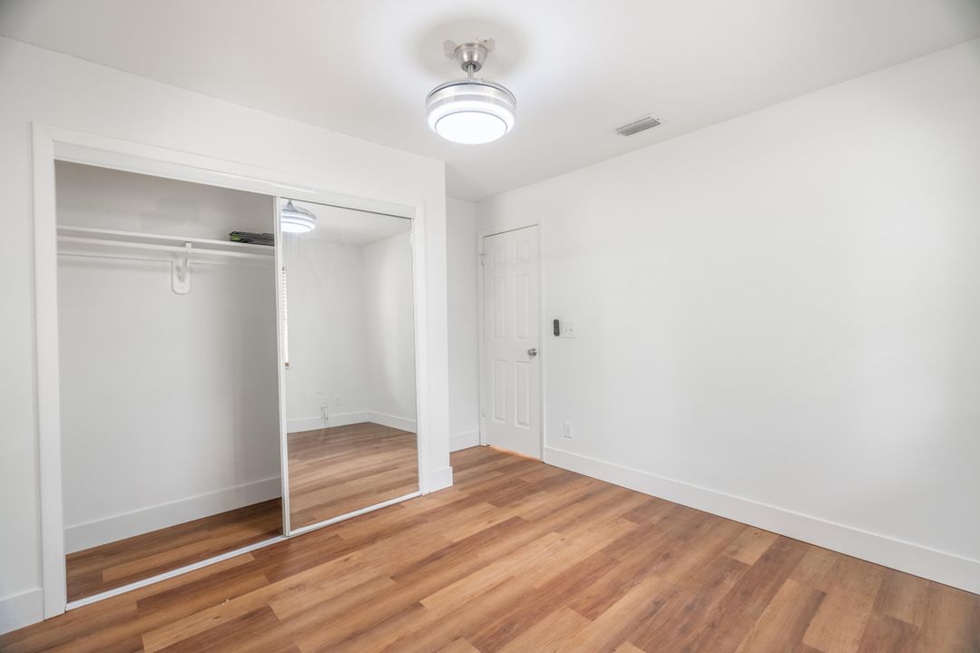 Active With Contract: $290,000 (3 beds, 2 baths, 988 Square Feet)