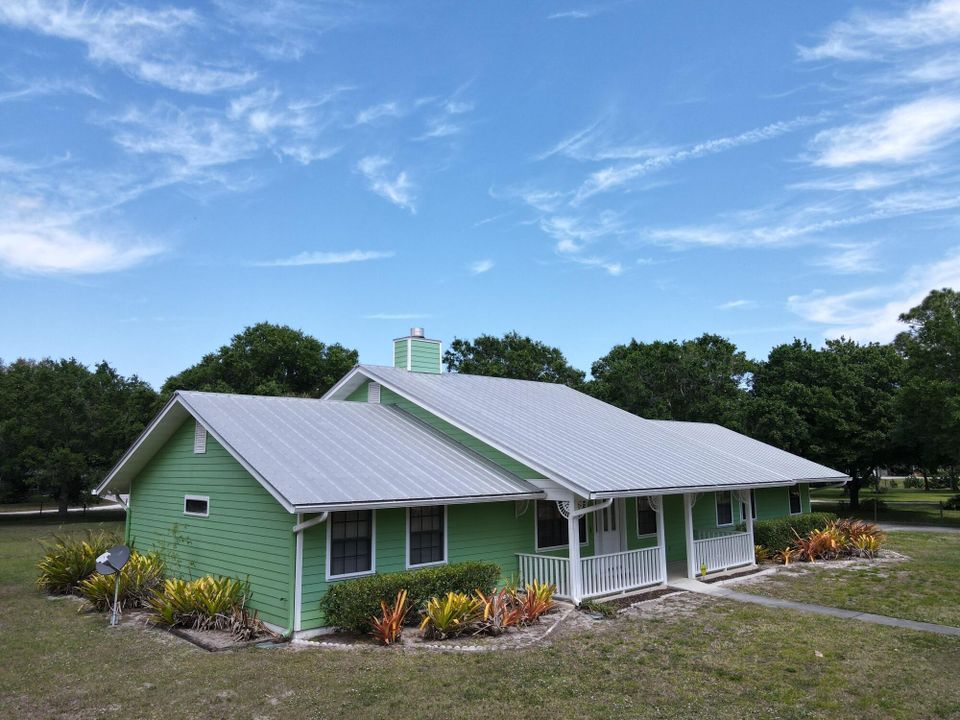 Active With Contract: $570,000 (3 beds, 2 baths, 2092 Square Feet)