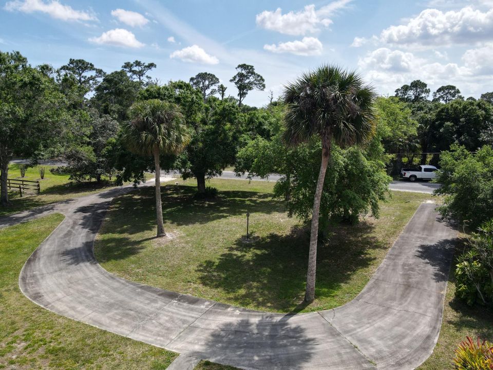 Active With Contract: $570,000 (3 beds, 2 baths, 2092 Square Feet)