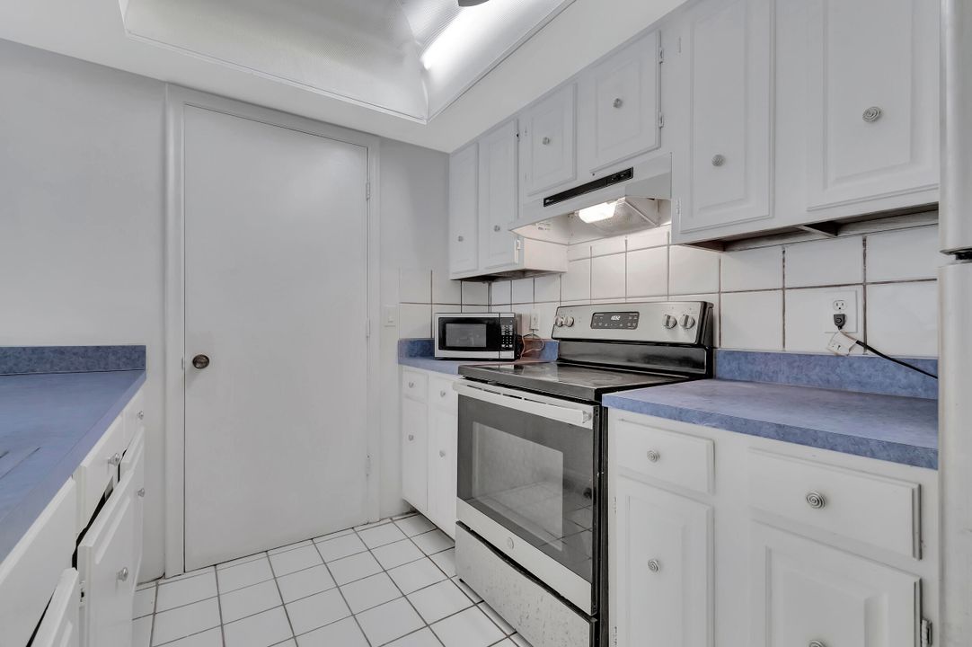 For Sale: $124,777 (2 beds, 2 baths, 1229 Square Feet)