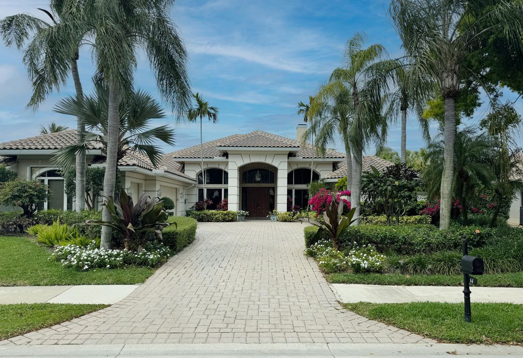 Recently Sold: $2,695,000 (4 beds, 5 baths, 4027 Square Feet)