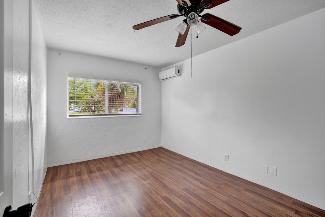 For Sale: $299,000 (2 beds, 1 baths, 800 Square Feet)