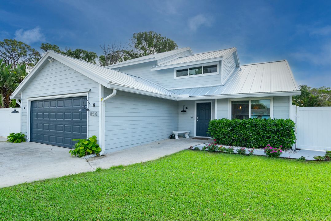 Active With Contract: $599,000 (3 beds, 2 baths, 2323 Square Feet)