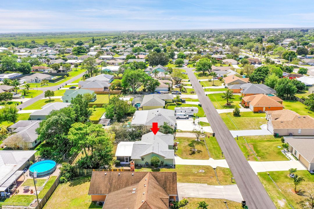 Active With Contract: $337,000 (3 beds, 2 baths, 1211 Square Feet)