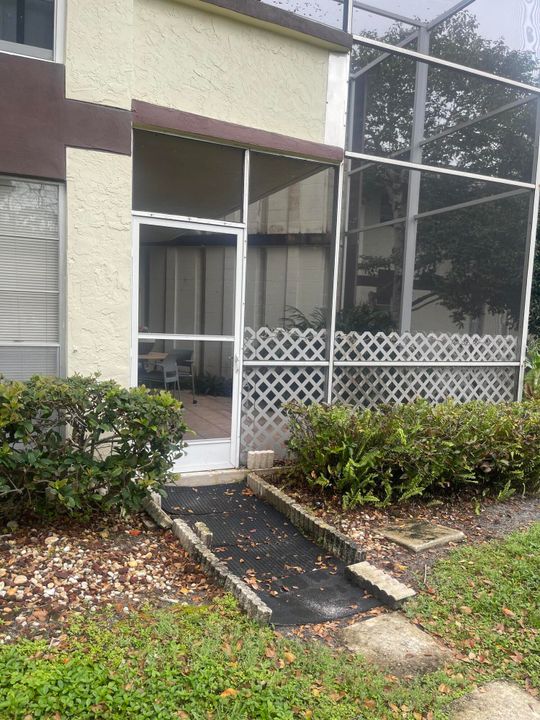 Active With Contract: $160,000 (1 beds, 1 baths, 780 Square Feet)