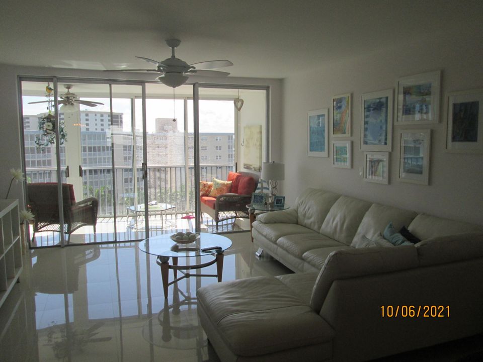 Active With Contract: $5,500 (2 beds, 2 baths, 1201 Square Feet)