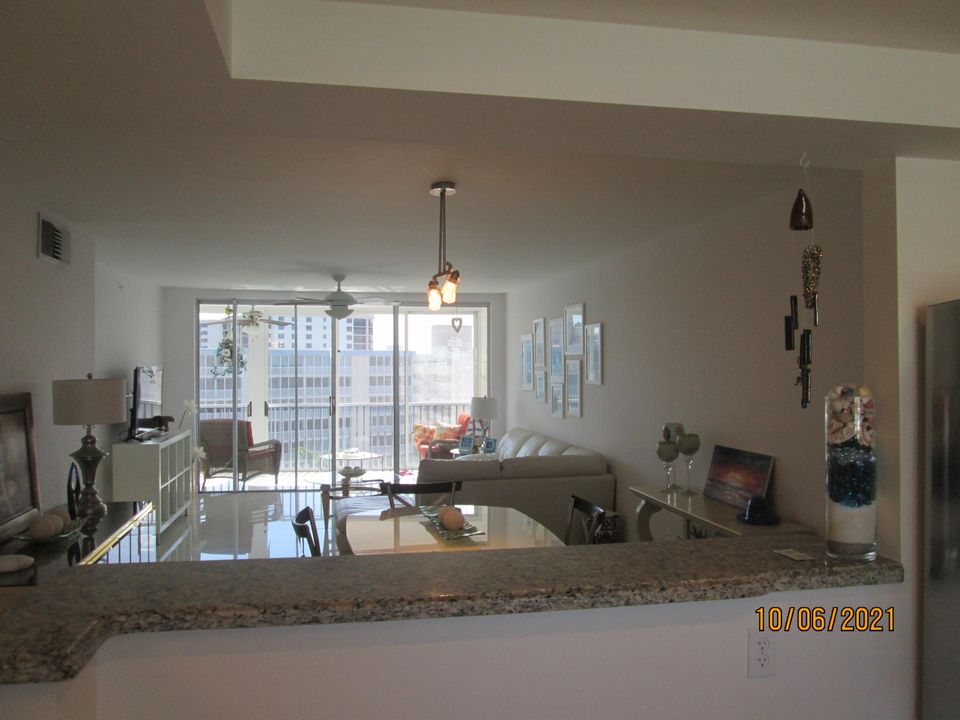 Active With Contract: $5,500 (2 beds, 2 baths, 1201 Square Feet)