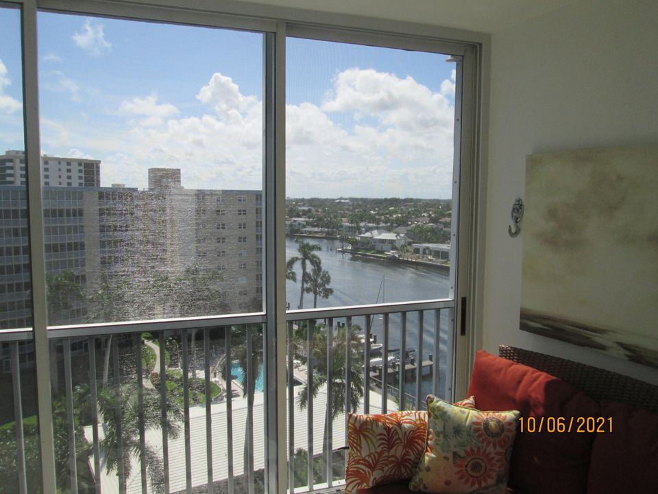 Active With Contract: $5,500 (2 beds, 2 baths, 1201 Square Feet)