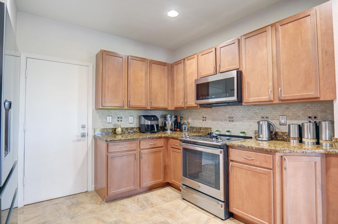 For Sale: $480,000 (3 beds, 2 baths, 1846 Square Feet)