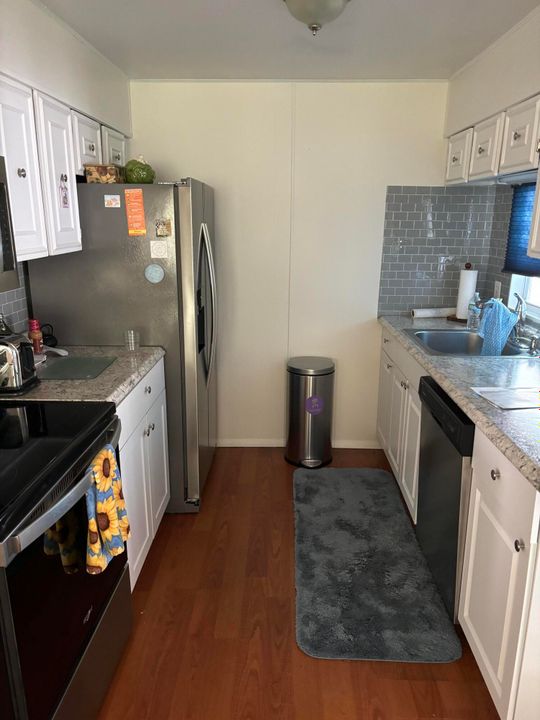 Active With Contract: $40,000 (2 beds, 2 baths, 1100 Square Feet)