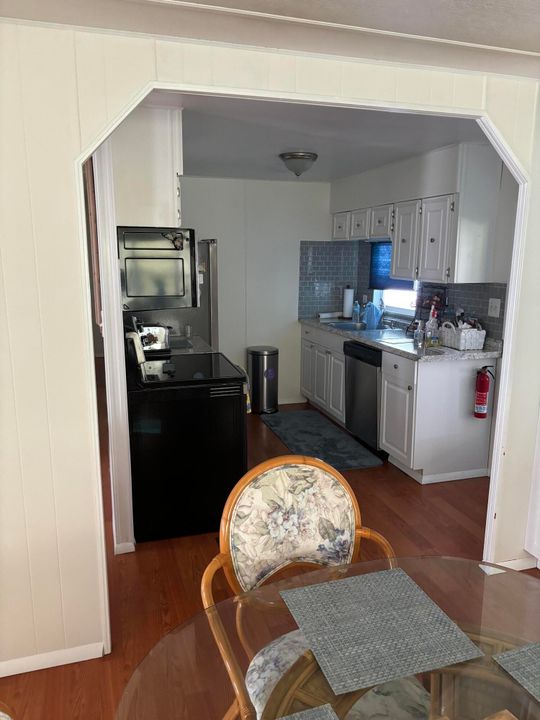 Active With Contract: $40,000 (2 beds, 2 baths, 1100 Square Feet)