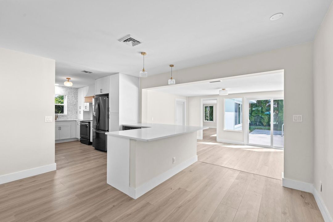 For Sale: $869,000 (4 beds, 2 baths, 1684 Square Feet)