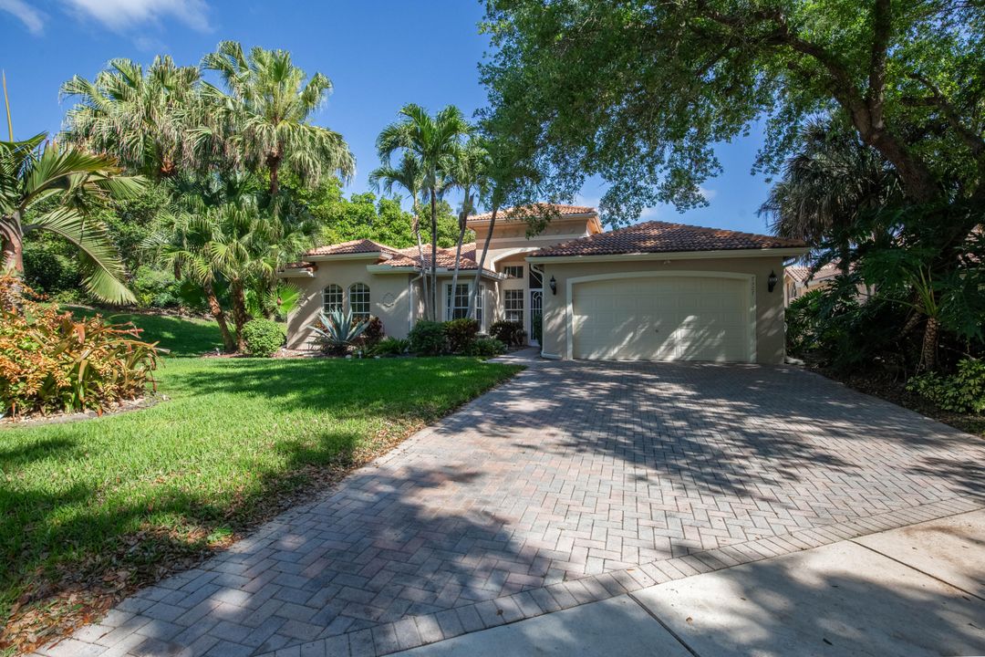 Active With Contract: $699,999 (4 beds, 2 baths, 2618 Square Feet)