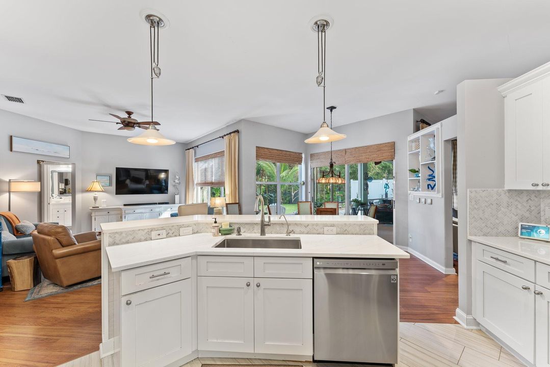 Active With Contract: $990,000 (4 beds, 3 baths, 2386 Square Feet)