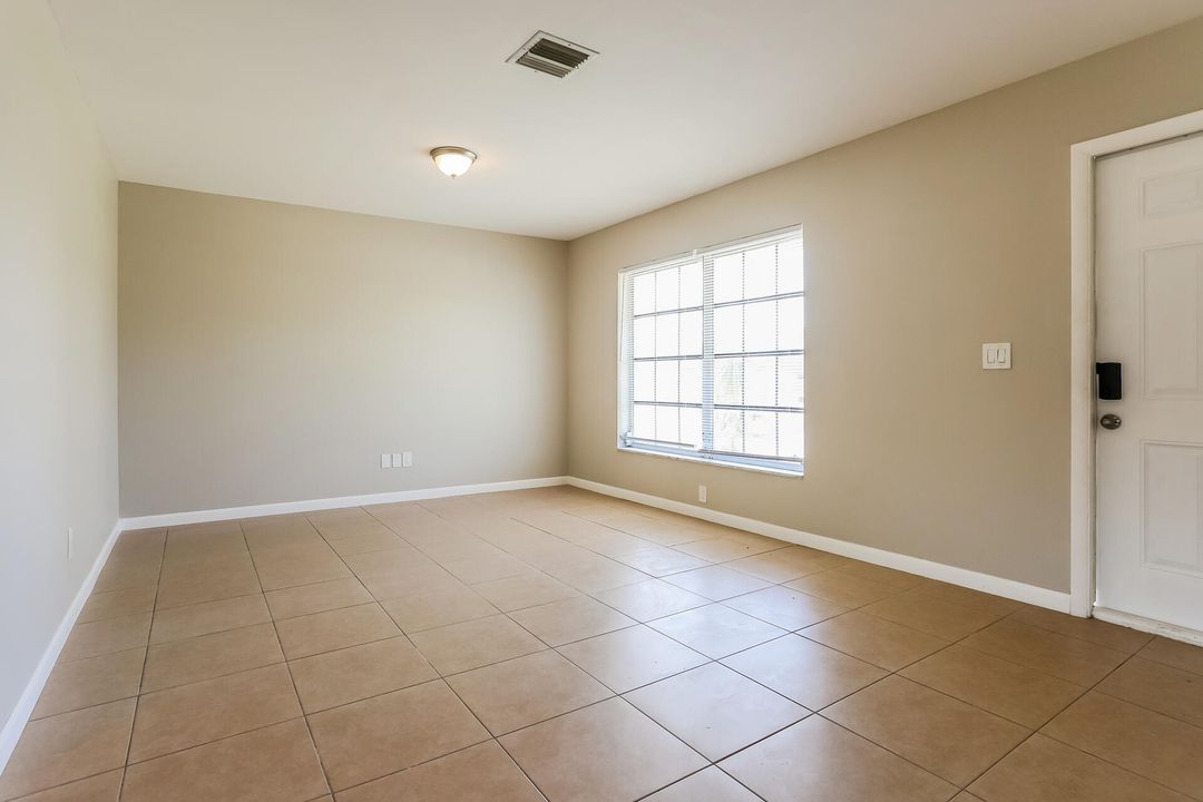 Active With Contract: $330,000 (3 beds, 2 baths, 1306 Square Feet)