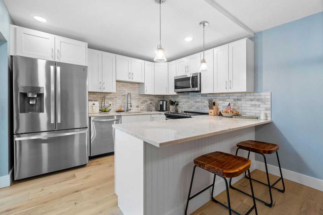 Active With Contract: $439,900 (3 beds, 2 baths, 1596 Square Feet)