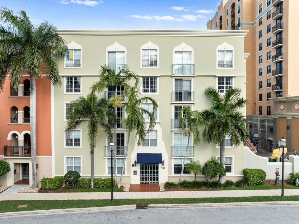 Recently Sold: $450,000 (2 beds, 2 baths, 1120 Square Feet)