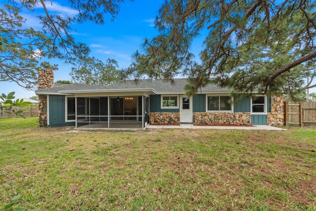 For Sale: $425,000 (3 beds, 2 baths, 1858 Square Feet)