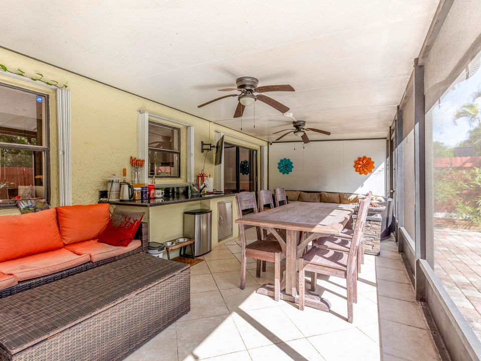 For Sale: $775,900 (4 beds, 2 baths, 1821 Square Feet)