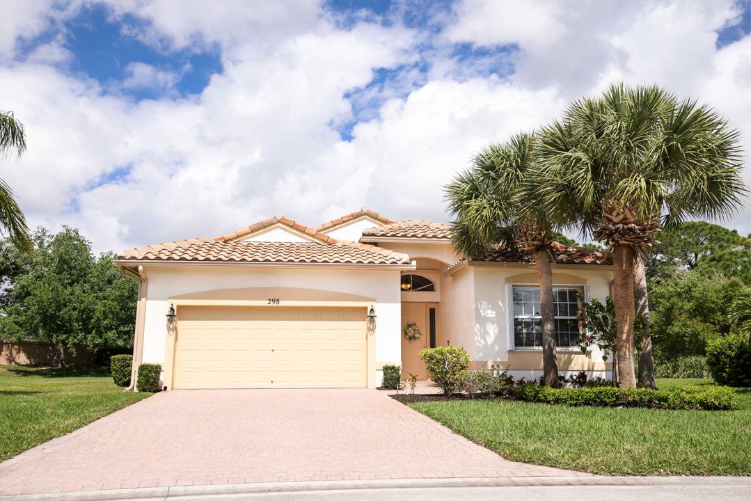 For Sale: $445,000 (3 beds, 2 baths, 2216 Square Feet)