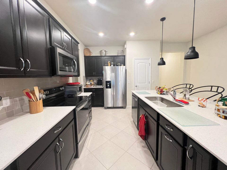 For Sale: $579,000 (3 beds, 2 baths, 1826 Square Feet)