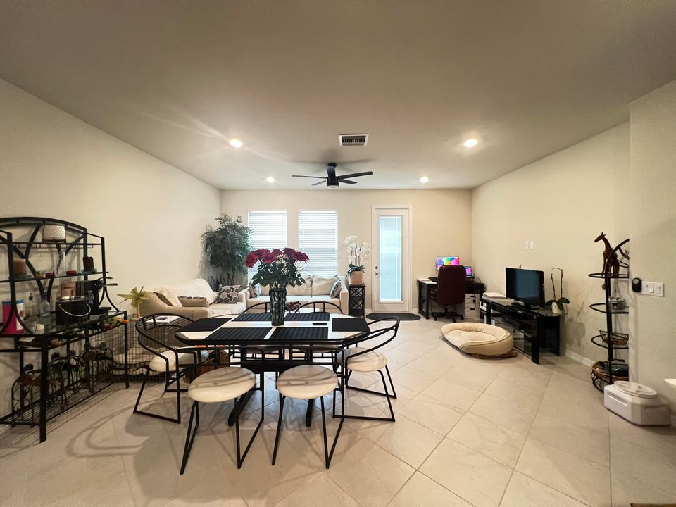 For Sale: $579,000 (3 beds, 2 baths, 1826 Square Feet)