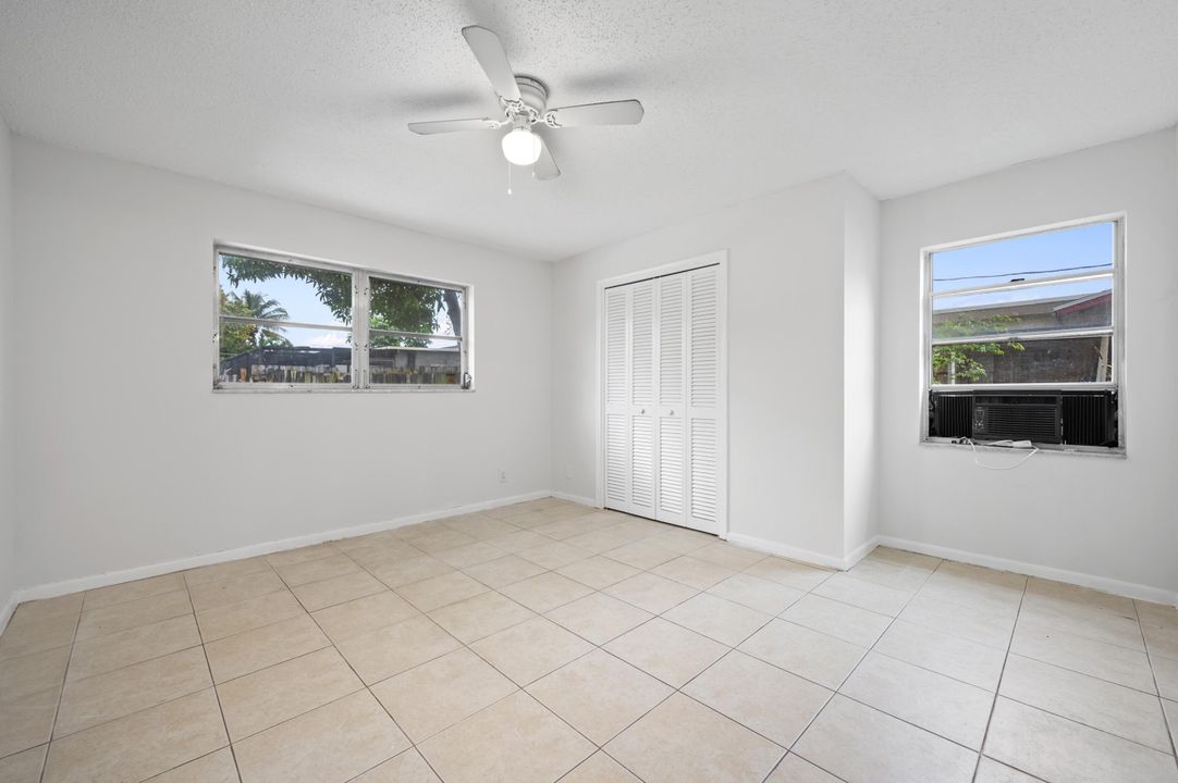 For Sale: $499,000 (4 beds, 2 baths, 1600 Square Feet)