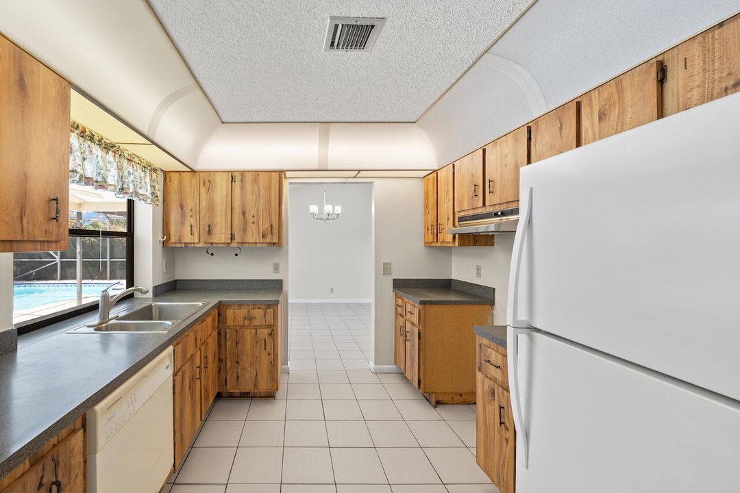 Active With Contract: $549,500 (3 beds, 2 baths, 1591 Square Feet)