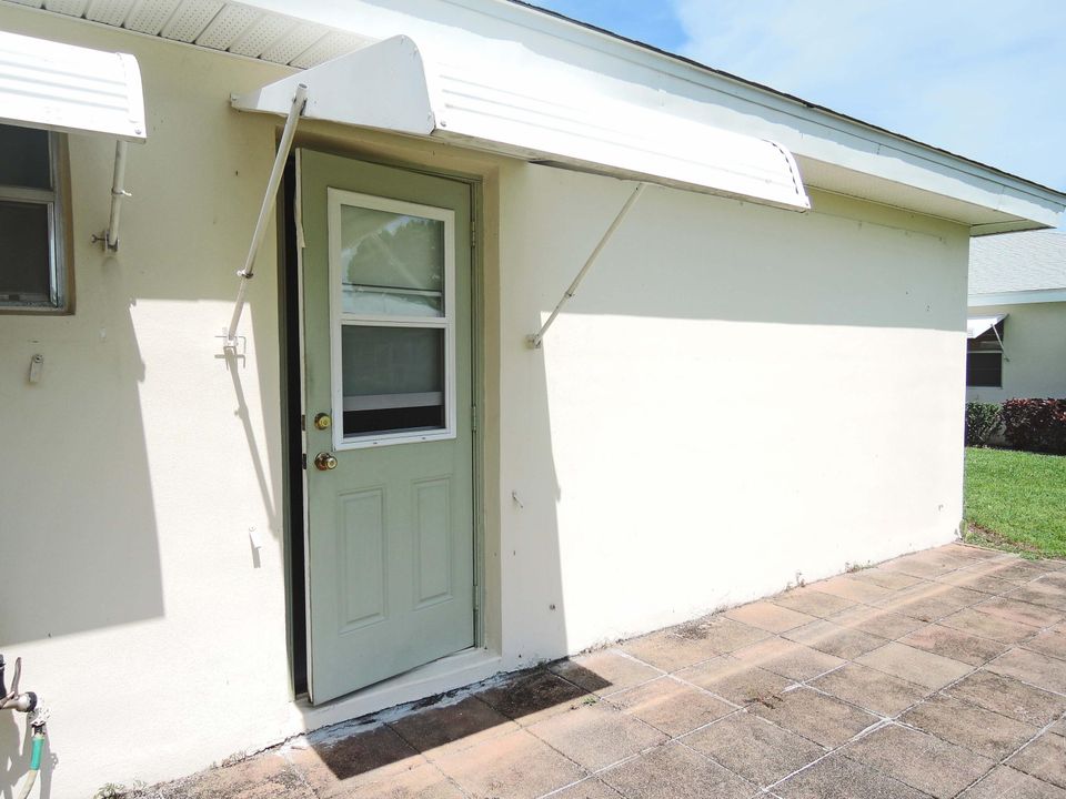 For Sale: $168,000 (2 beds, 2 baths, 1284 Square Feet)