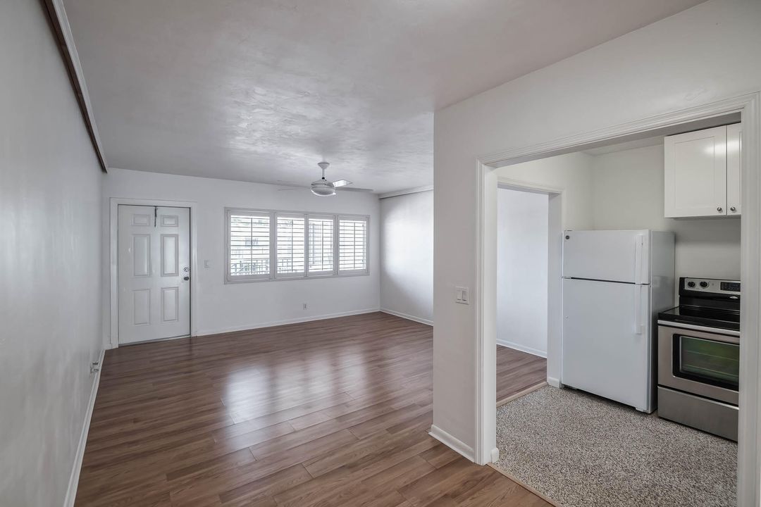 For Sale: $89,500 (1 beds, 1 baths, 612 Square Feet)