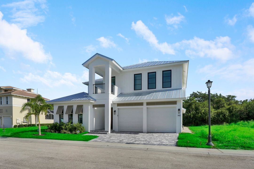 Recently Sold: $1,675,000 (4 beds, 4 baths, 2587 Square Feet)
